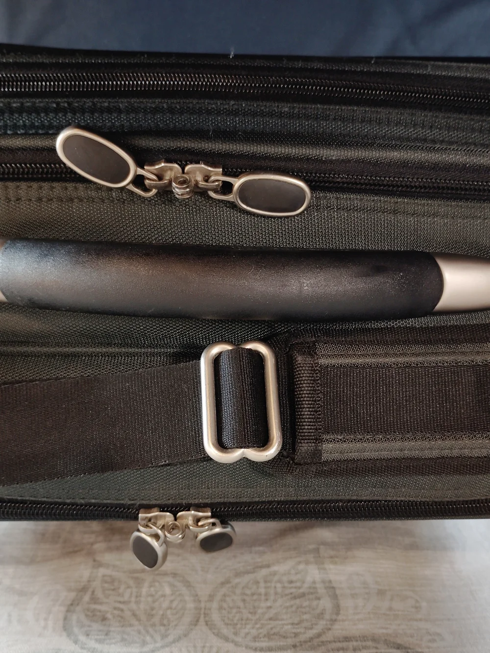 Eddie Bauer Dk Grey&Black Travel/Messenger/Laptop Bag W/Shoulder Strap